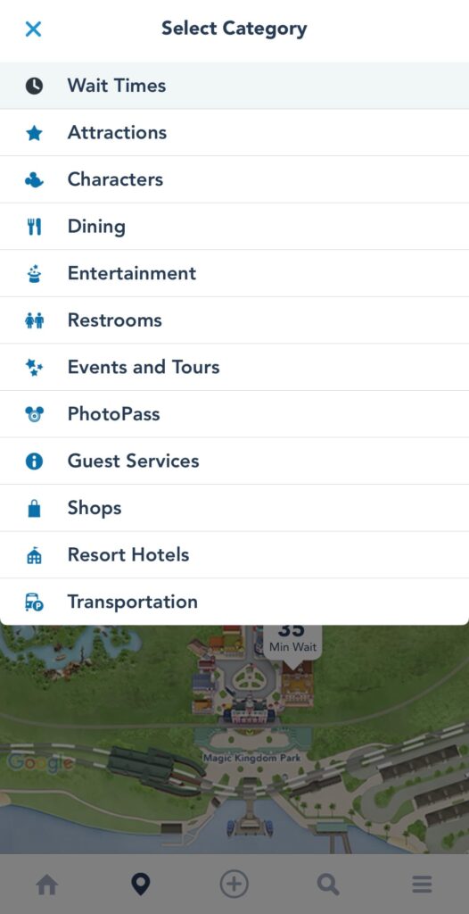 Print da tela de celular no app My Disney Experience que mostra as funcionalidades que podem ser mostradas no mapa dos parques dentro do aplicativo, como atrações, personagens, restaurantes, entretenimento, banheiros, eventos e tours, fotografos, lojas, transporte e atendimento ao cliente.